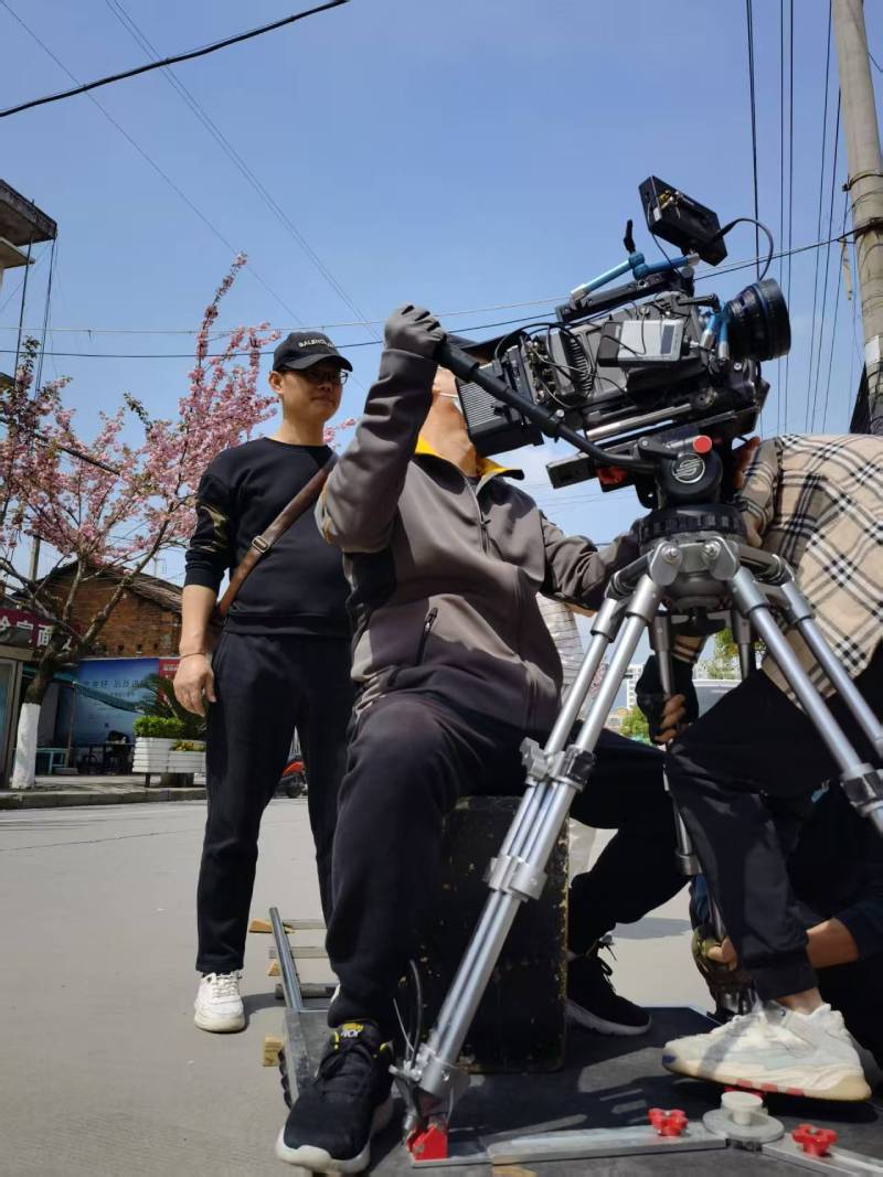 怀宁县广告片拍摄：快消品牌爆款之选，网感内容适配社媒传播！